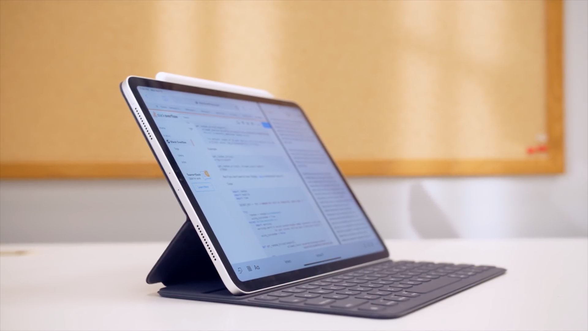 Cómo usar la navegación por teclado del iPad para controlar la tableta de Apple sin necesidad de tocarla