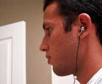 iMetal Auriculares para el iPhone en el oído