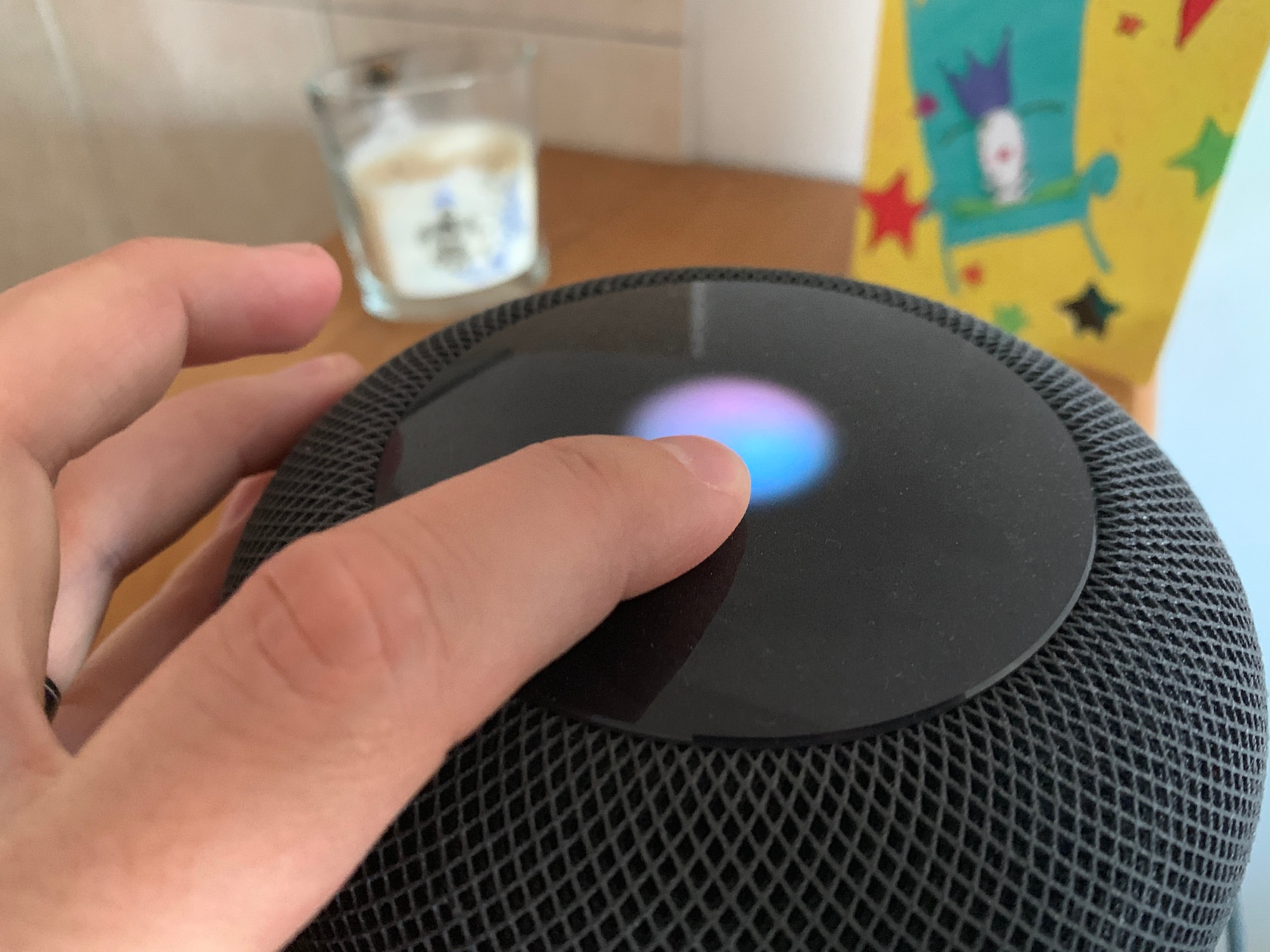 Cómo habilitar el multiusuario HomePod para que Siri reconozca diferentes voces