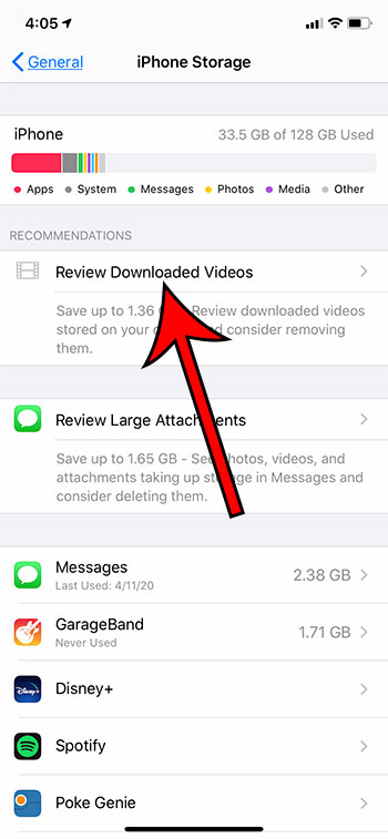 ¿Qué significa Revisar videos descargados en un iPhone?
