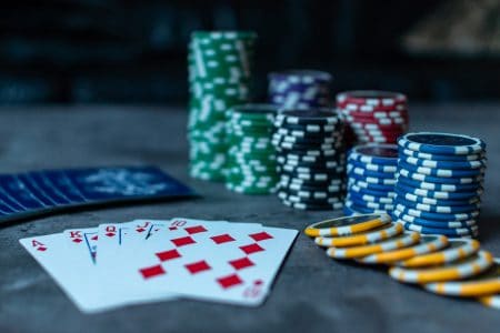 La mejor aplicación de póquer para jugar con amigos y extraños