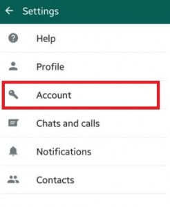 Toca la cuenta en la configuración de WhatsApp.