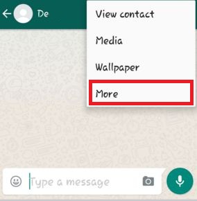 Toque Más en el contacto de WhatsApp