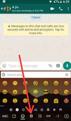 Cómo agregar Bitmoji a WhatsApp Android